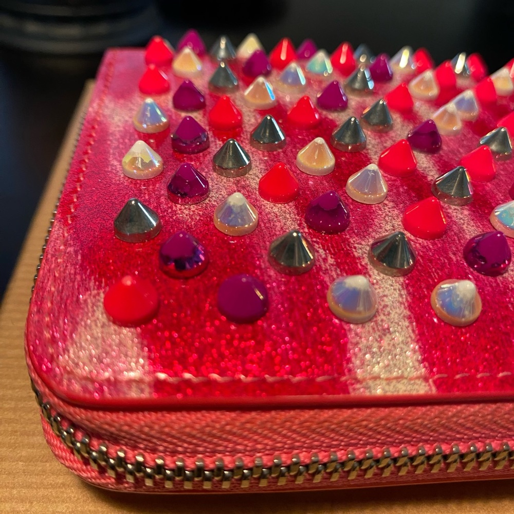 ✨🩷Christian Louboutin Panettone Glitter Spike Wallet🩷✨ - Picture 6 of 15